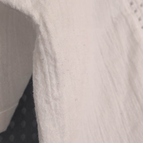 🎵 Embroidered Top 🎵 - Picture 5 of 5